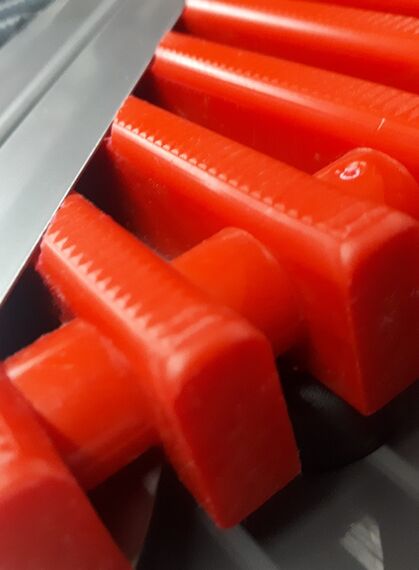 Schwimmbadroste FSR SW4 Ecke Rot Schwarz