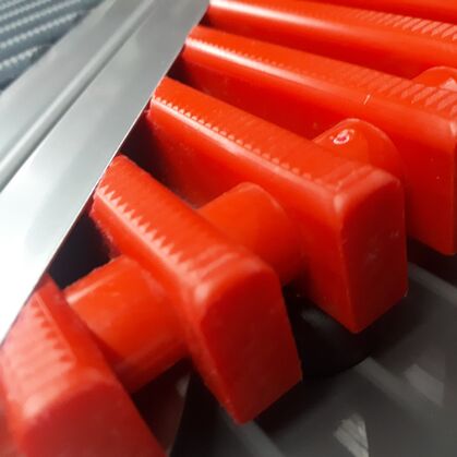 Schwimmbadroste FSR SW4 Ecke Rot Schwarz